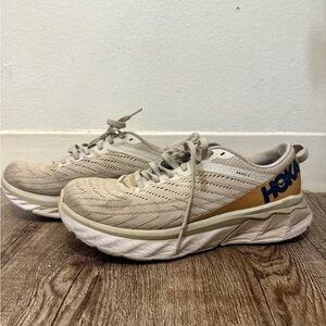 HOKA SNEAKERS